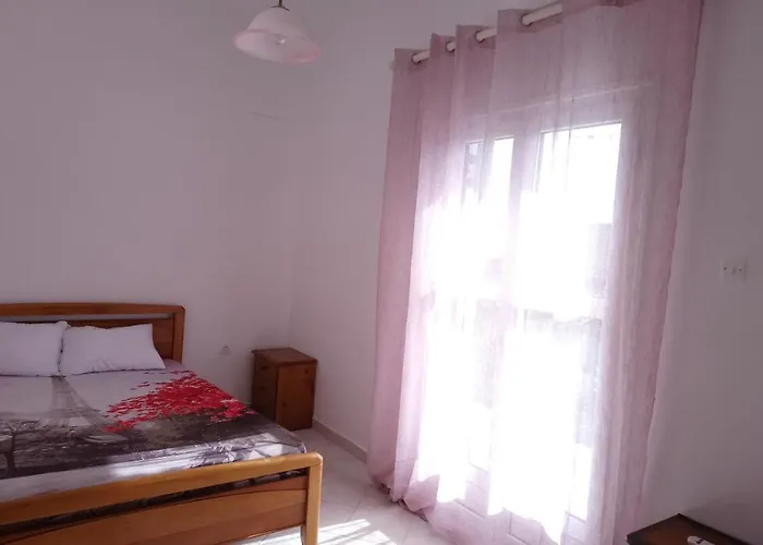Vacation House In Stroggili