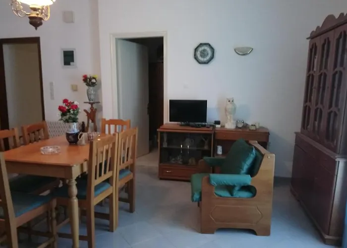 Vacation House In Stroggili
